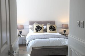 3 quartos, ferros/tábuas de passar roupa, Wi-Fi, roupa de cama