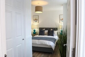 3 slaapkamers, een strijkplank/strijkijzer, wifi, beddengoed