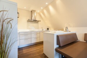 Kühlschrank, Herdplatte, Geschirrspüler