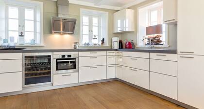 Lifestyle Unter Reet. Gleich am Meer & Strand. Design pur