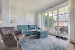 Fernseher, DVD-Player, Stereoanlage