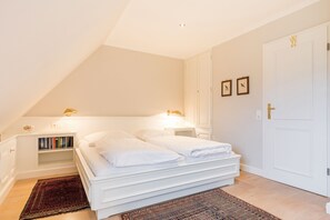 3 dormitorios, tabla de planchar con plancha, wifi gratis y ropa de cama