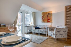 Fernseher, DVD-Player, Stereoanlage