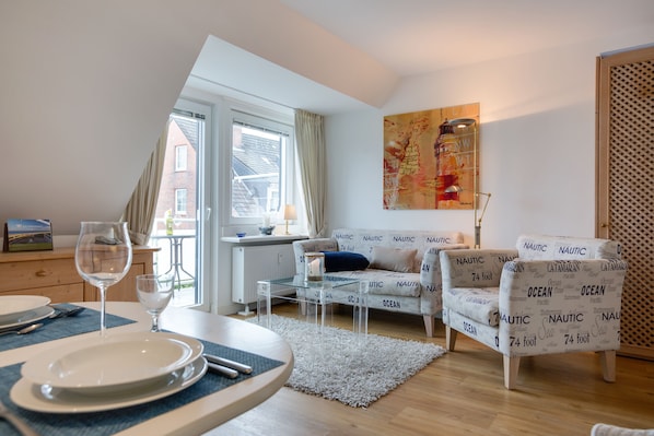 TV, DVD player, aparelho de som