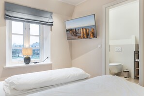 4 Schlafzimmer, Schreibtisch, Bügeleisen/Bügelbrett, kostenloses WLAN