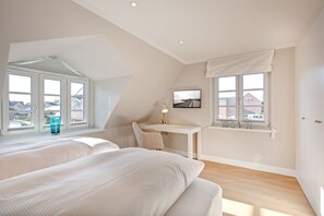 3 bedrooms, iron/ironing board, free WiFi, bed sheets - Frisch. Wohltuend Anders. Viel Platz. Design [&] Wellness (Sylt)