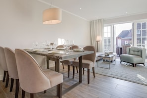 Dining - Luxus-mittel-hausteil in Unmittelbarer Strand- und Meeresnähe Gelegen (Sylt)