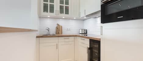 Kühlschrank, Herdplatte, Geschirrspüler