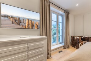 3 bedrooms, desk, iron/ironing board, free WiFi - Ein Traum Unter Reet, Direkt am Dorfteich! (Wenningstedt-Braderup (Sylt))