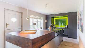 Kühlschrank, Herdplatte, Geschirrspüler