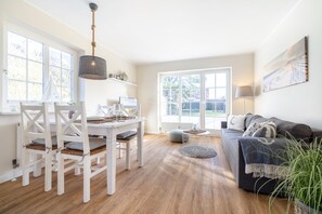 TV, DVD player, stereo - Idylle & Komfort Unmittelbar am Dorfteich (Wenningstedt-Braderup (Sylt))