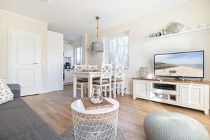 Fernseher, DVD-Player, Stereoanlage