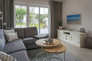TV, DVD player, stereo - 3-raum-appartement im Erd- und Untergeschoss mit ca. 75m² Nutzfläche (Wenningstedt-Braderup (Sylt))