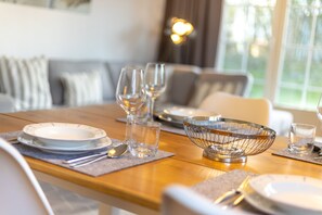 Dining - 3-raum-appartement im Erd- und Untergeschoss mit ca. 75m² Nutzfläche (Wenningstedt-Braderup (Sylt))