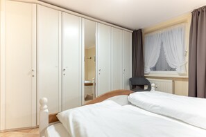 2 bedrooms, iron/ironing board, free WiFi, bed sheets - 3-raum-appartement im Erd- und Untergeschoss mit ca. 75m² Nutzfläche (Wenningstedt-Braderup (Sylt))