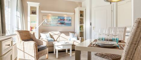 Télévision, lecteur de DVD, chaîne hi-fi