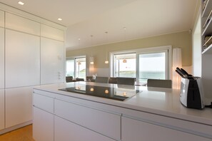 Fridge, microwave, oven, stovetop - Mehr Geht Nicht. Und Mehr Meer Auch Nicht (Hörnum (Sylt))