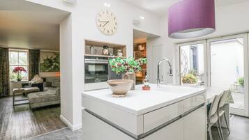 Cottage | Interior