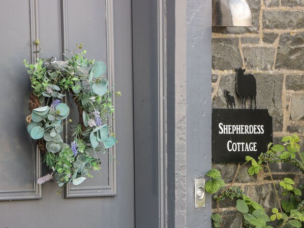 Cottage | Exterior detail - Shepherdess Cottage (Moffat)