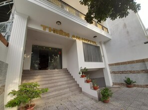 Front of property - Capital O 1221 Thien An Hotel (Ho Chi Minh City)