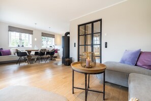TV, fireplace, video library, stereo
