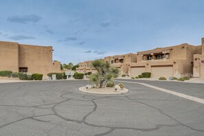 Apartment (3 Bedrooms) | Interior - Golf, Hike & Bike: Townhome in Fountain Hills! (Fountain Hills)