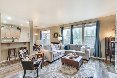 Hillsboro Vacation Rental ~ 19 Mi to Portland!