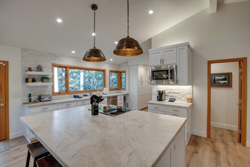 Close to Trails: Family-friendly Stateline Home!