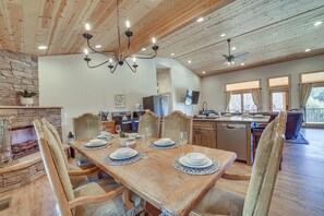 House (3 Bedrooms) | Interior