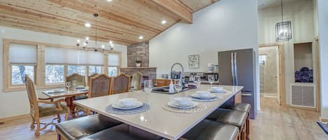 House (3 Bedrooms) | Interior