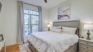 House (6 Bedrooms) | Interior