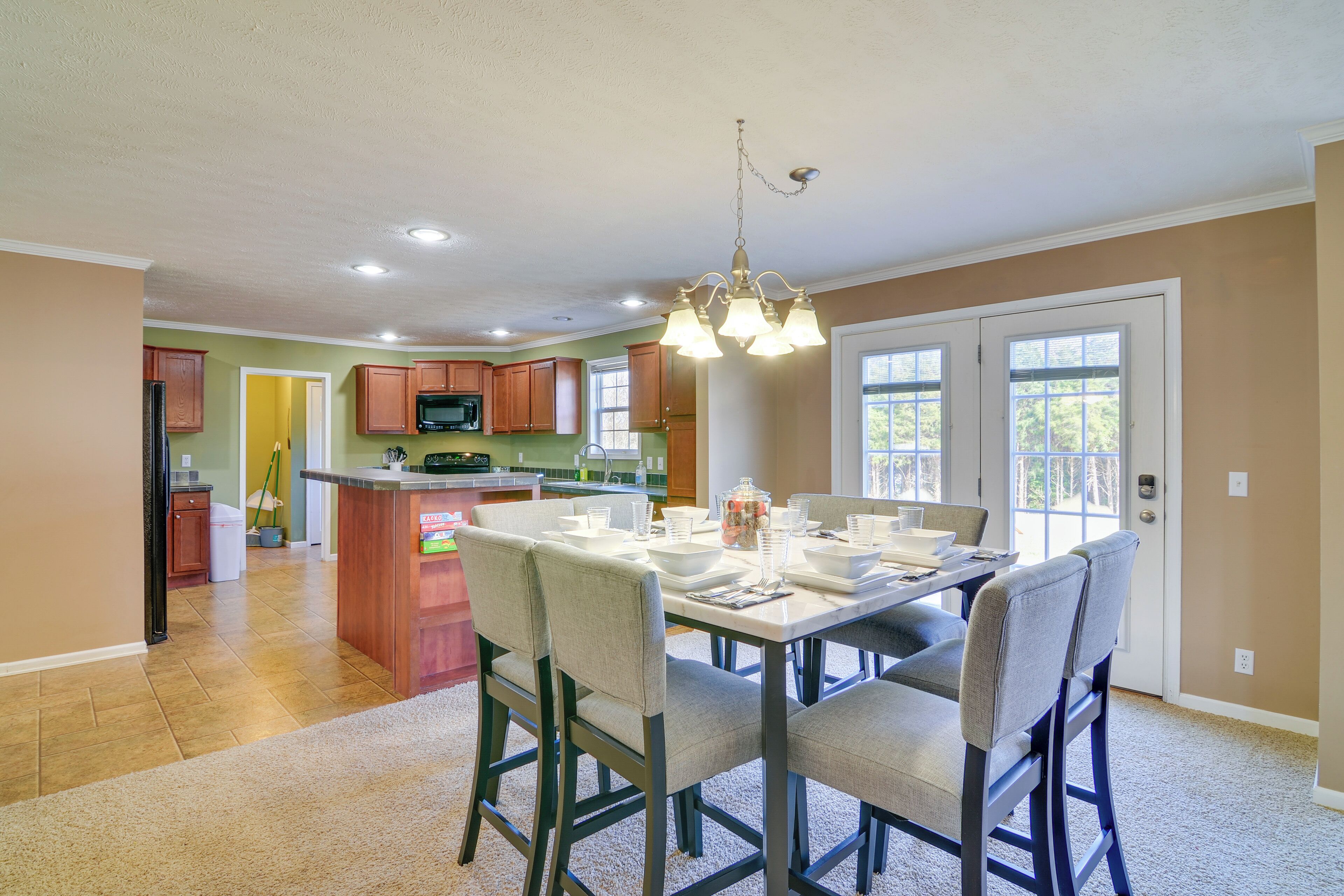 House (3 Bedrooms) | Interior