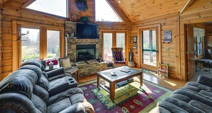Rustic Fancy Gap Cabin w/ Blue Ridge Parkway Views
