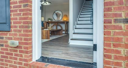 Modern Townhome: Walk to Tennessee Tech University