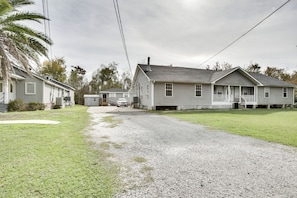 House (1 Bedroom) | Interior - Deck, Yard & Outdoor Dining: Destrehan Getaway! (Destrehan)
