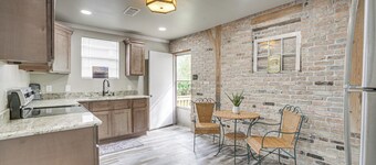 Deck, Yard & Outdoor Dining: Destrehan Getaway!