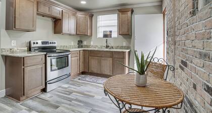 Deck, Yard & Outdoor Dining: Destrehan Getaway!