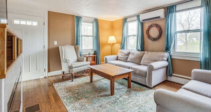 Quiet Port Royal Home w/ Deck, Near Juniata River!