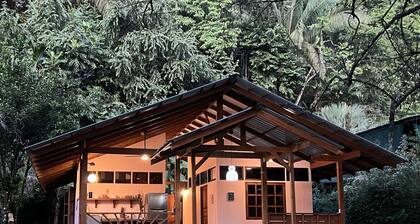 Casa Palmas-Brand New Home in Punta Banco