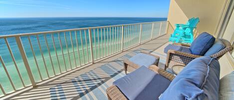 Condo, 2 Bedrooms | Property grounds