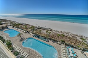 Appart'hôtel, 2 chambres | Piscine | Piscine chauffée