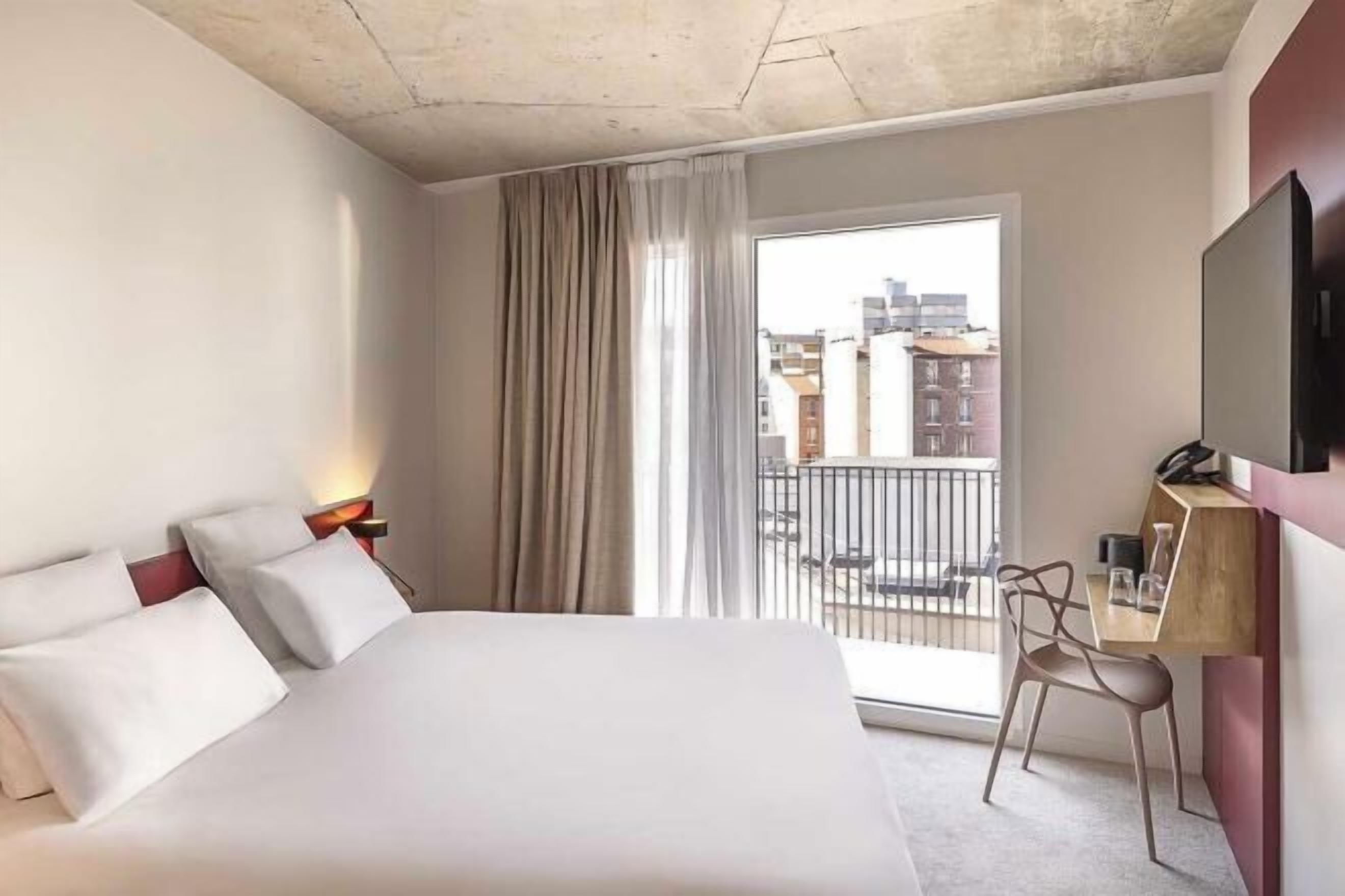 Brankas, kedap suara, dan Wi-Fi gratis