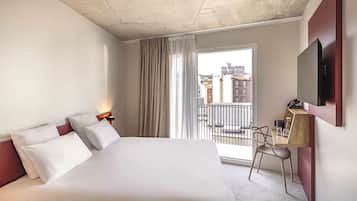 In-room safe, soundproofing, free WiFi