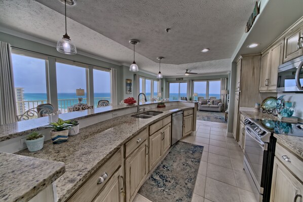 Appart'hôtel, 2 chambres | Cuisine privée | Réfrigérateur, four, cafetière/bouilloire, grille-pain