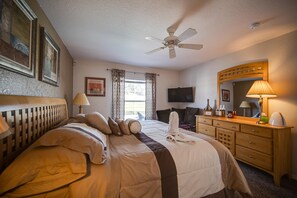 4 chambres, fer et planche à repasser, lit parapluie, Wi-Fi gratuit