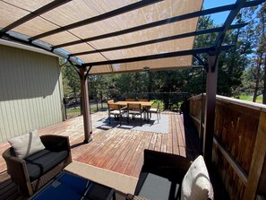 House, 3 Bedrooms | Outdoor dining - Beaumont 3 Bedroom Home by RedAwning (Bend)