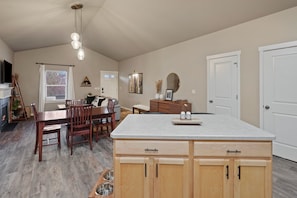 House, 3 Bedrooms | Dining - Beaumont 3 Bedroom Home by RedAwning (Bend)