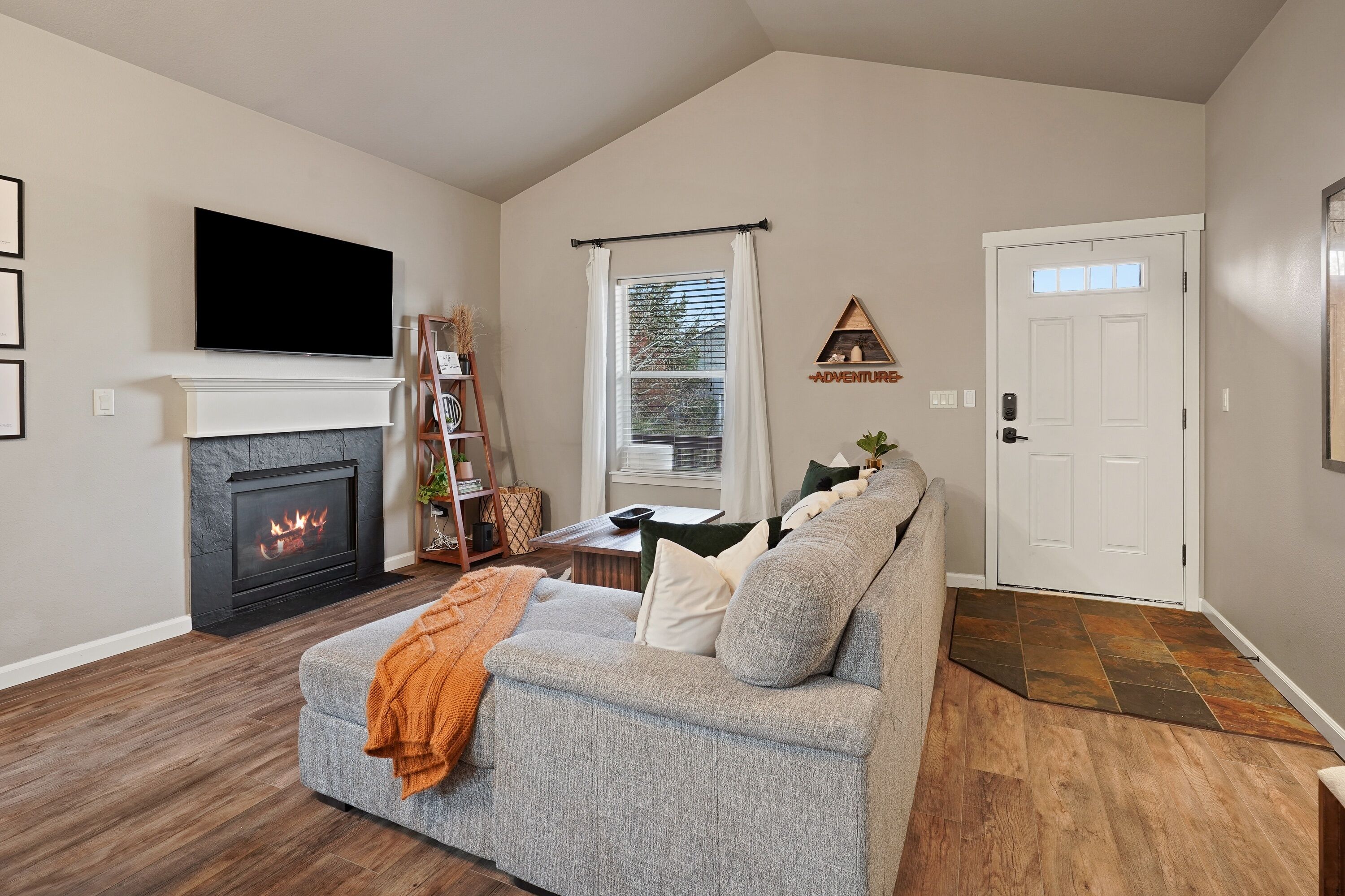 House, 3 Bedrooms | Living area