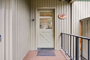 House, 2 Bedrooms | Exterior