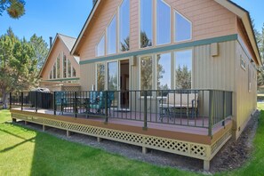 House, 2 Bedrooms | Outdoor dining